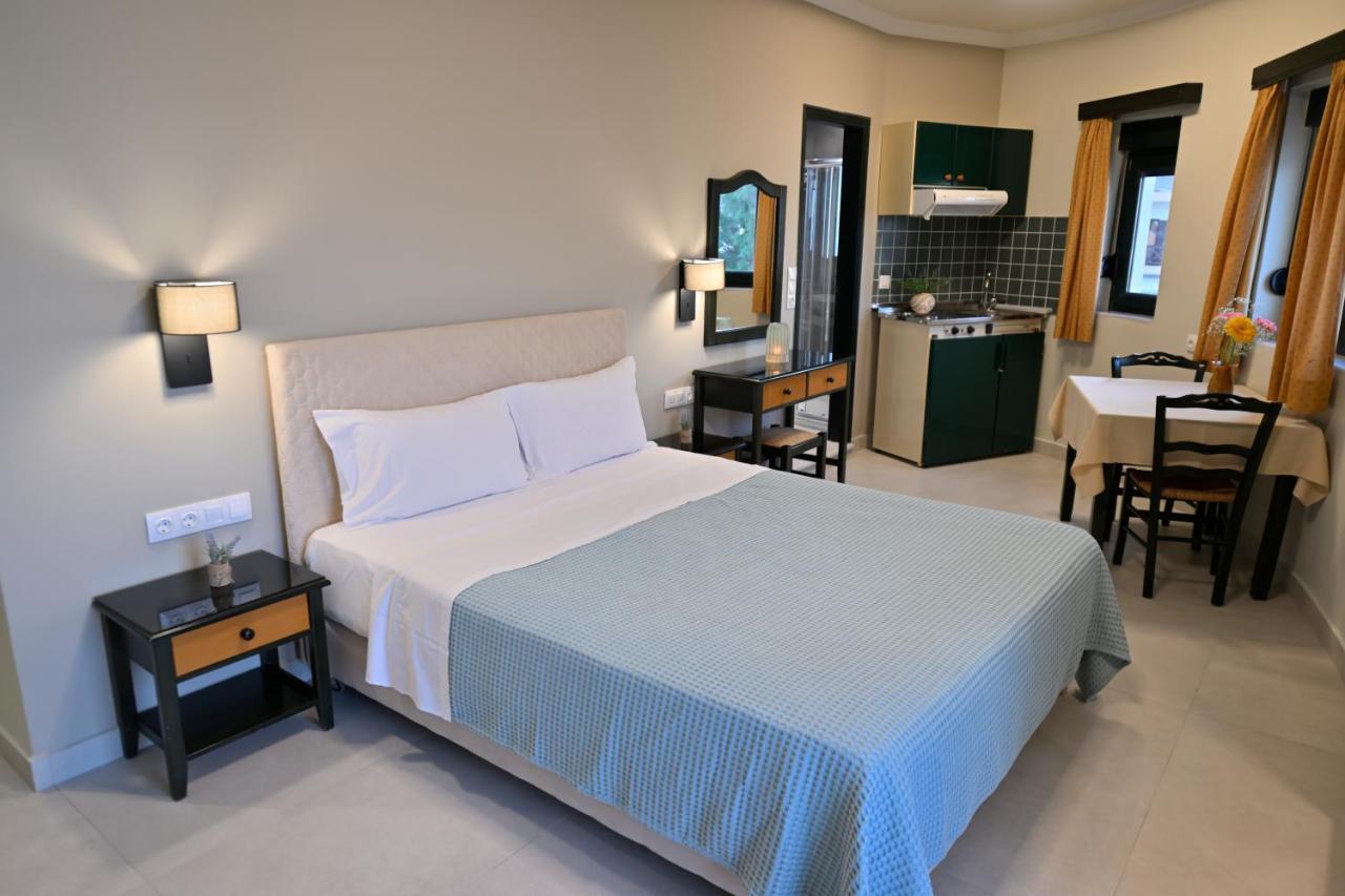 Maria Beach Hotel Kissamos Bagian luar foto
