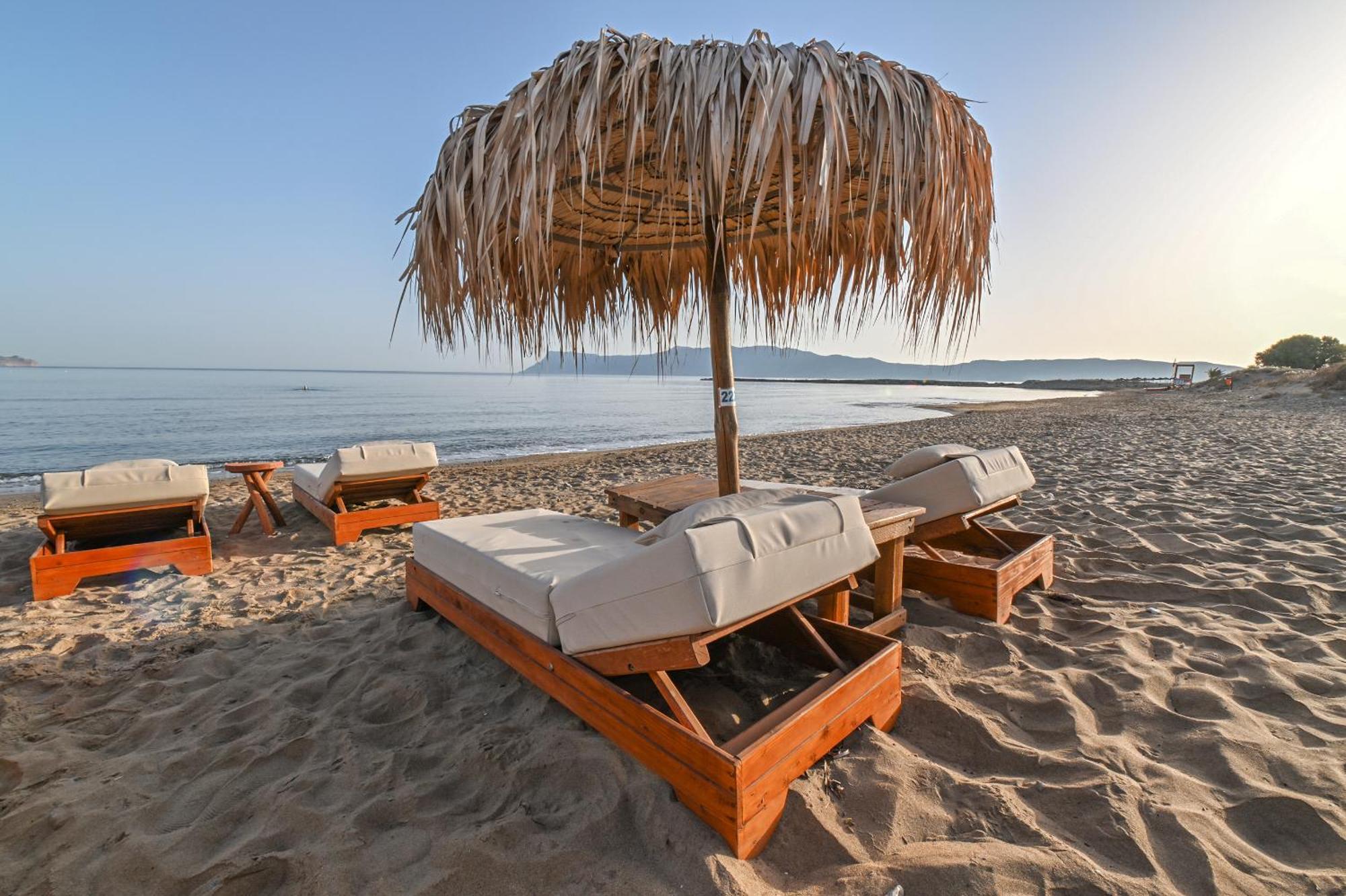 Maria Beach Hotel Kissamos Bagian luar foto
