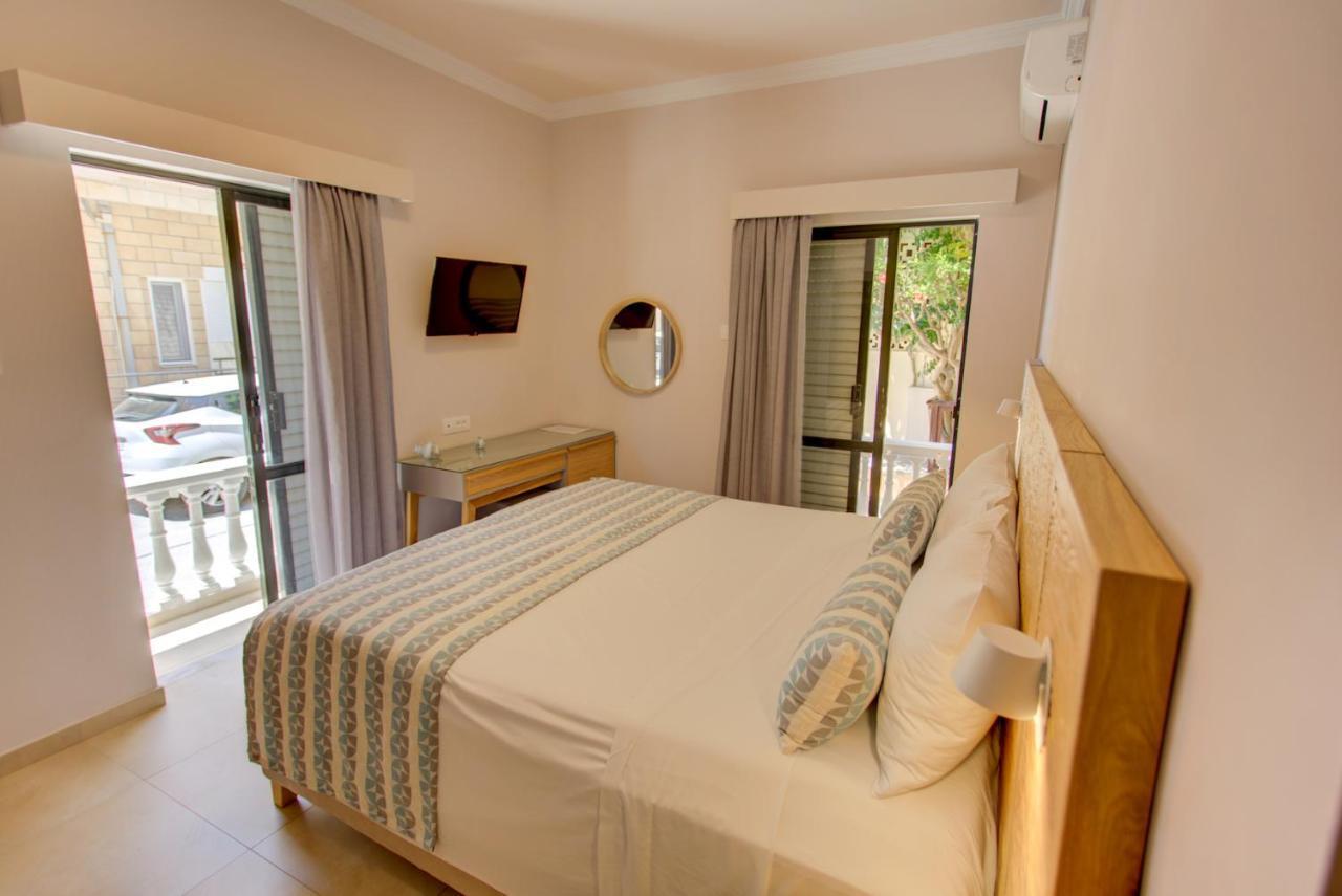 Maria Beach Hotel Kissamos Bagian luar foto